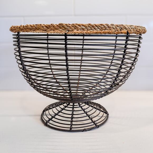 Vintage Footed Round Wire Basket w/ Jute Cord Trim, Country/Farmhouse/Cottage - Picture 7 of 7